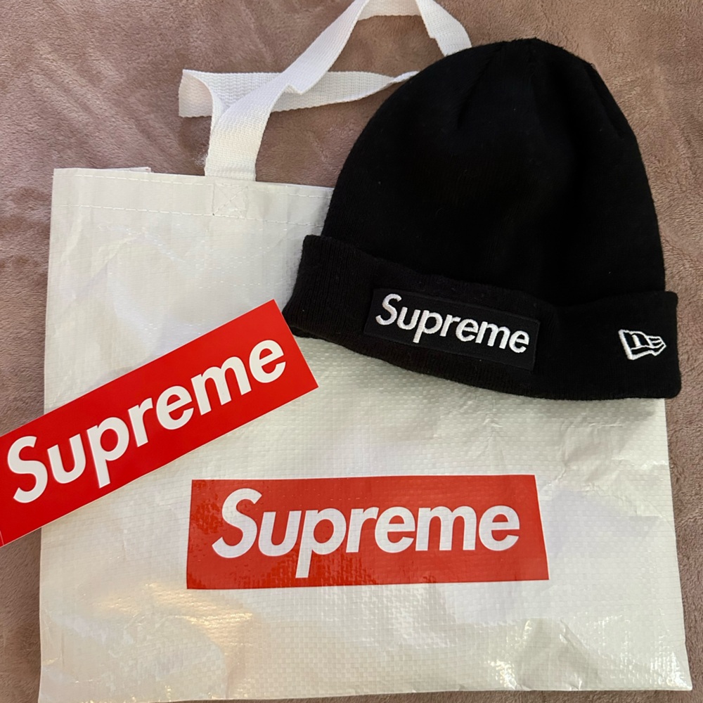 Supreme, black beanie